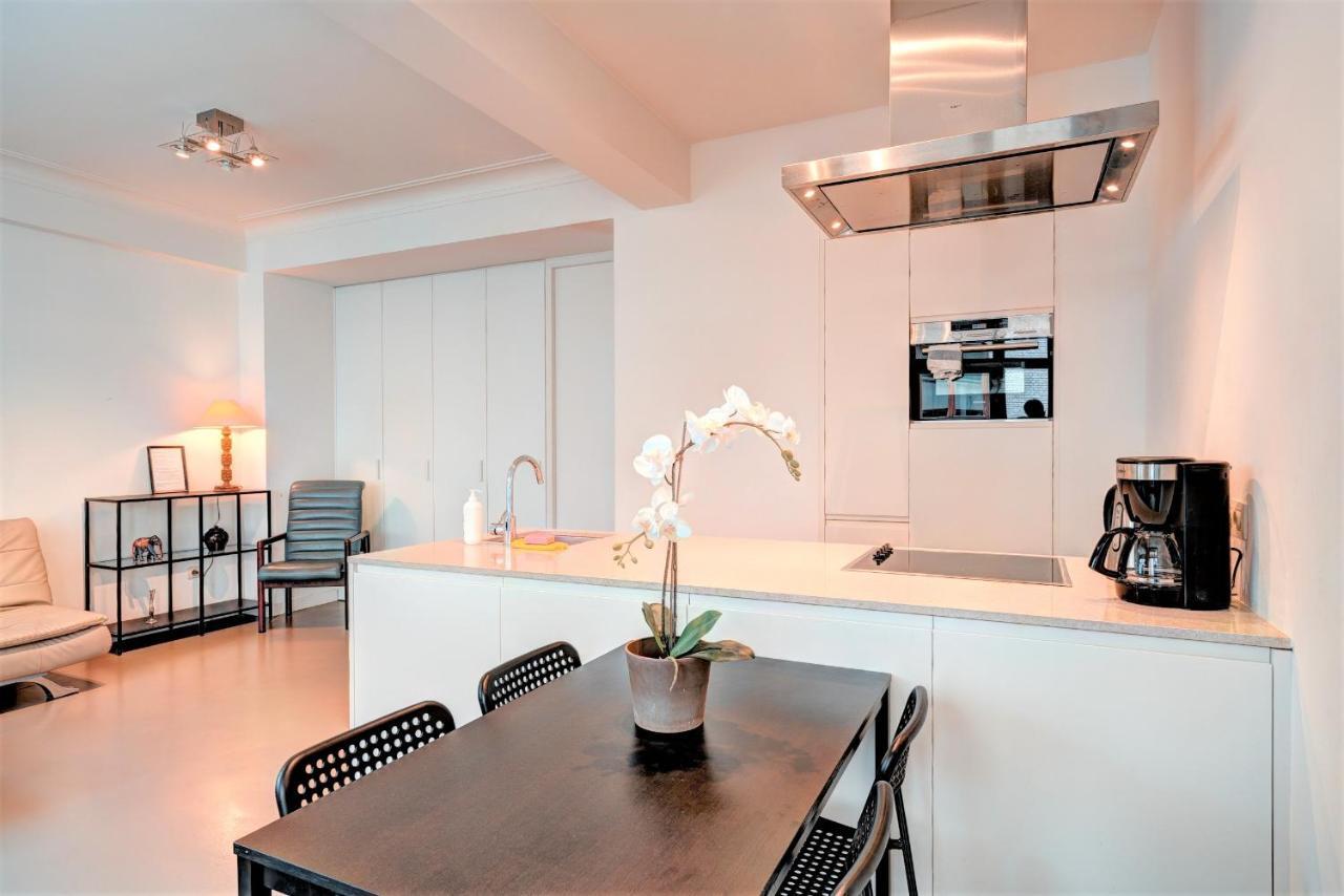 The Meir Lodge. Apartments In Heart Of Антверпен Екстериор снимка