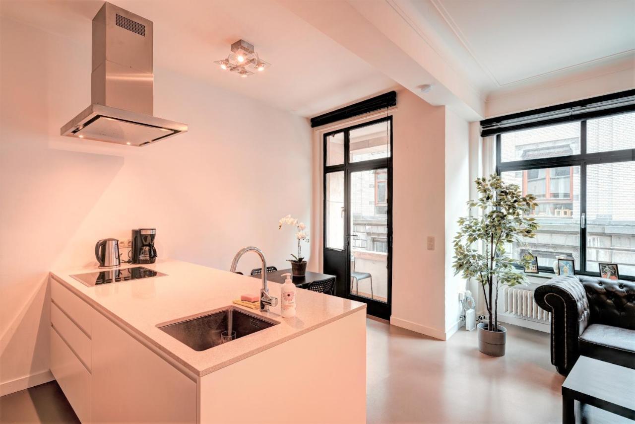 The Meir Lodge. Apartments In Heart Of Антверпен Екстериор снимка