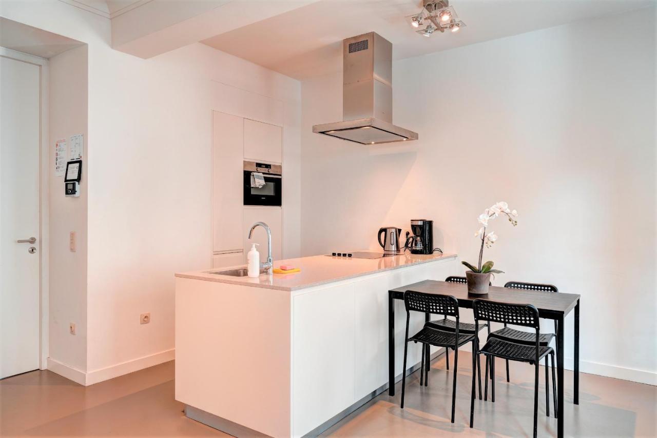 The Meir Lodge. Apartments In Heart Of Антверпен Екстериор снимка